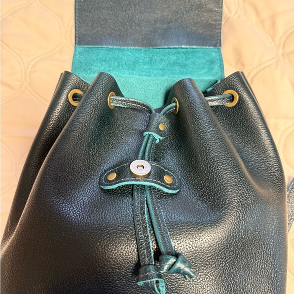 Portland Leather Bucket Backpack - Boreal - Picture 3 of 7
